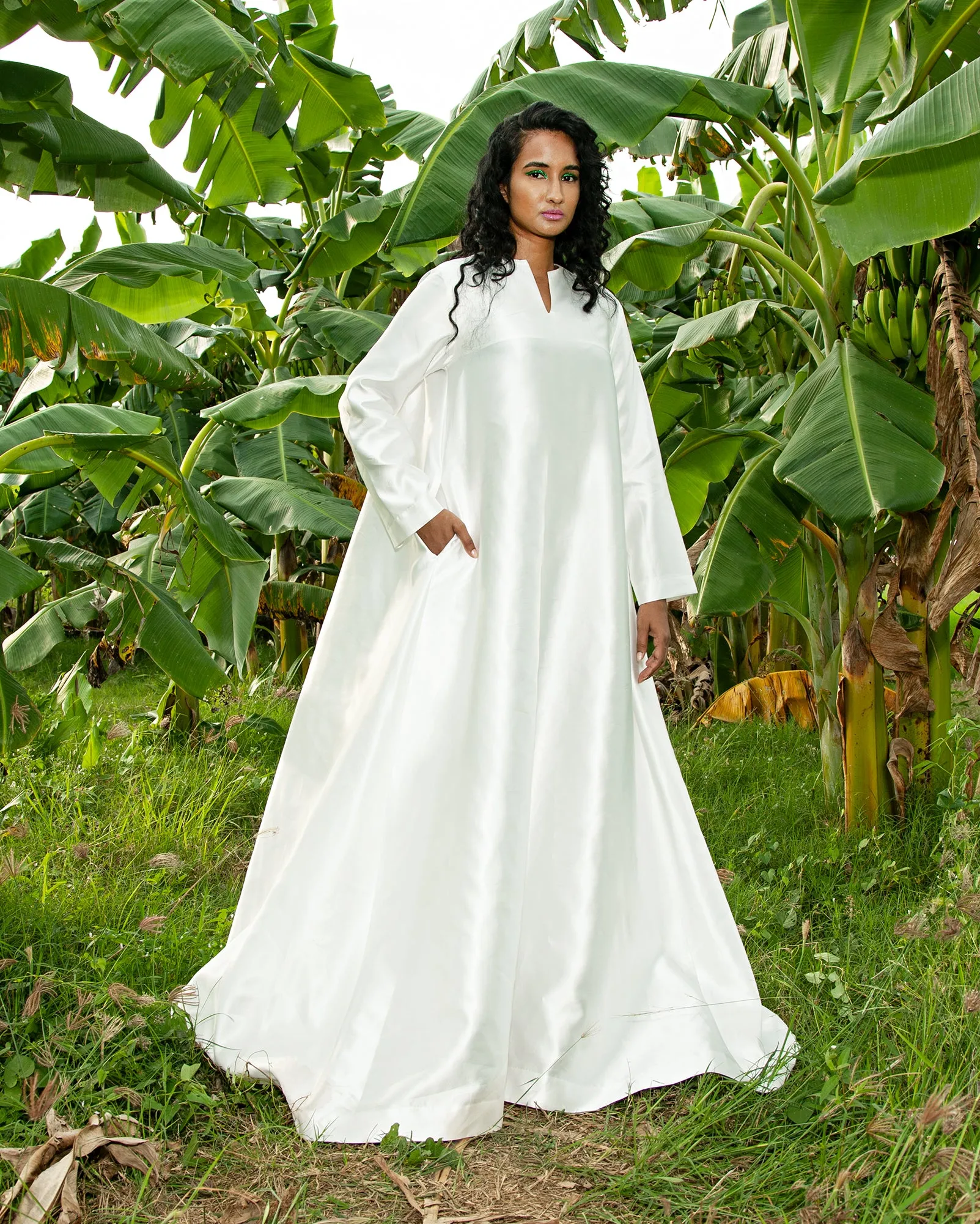 Abaya Amin (White)