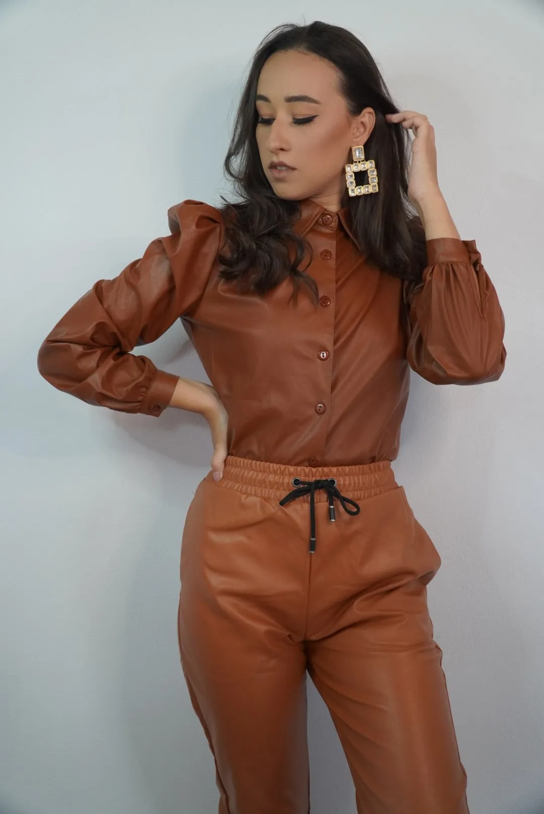 CAMASA 'BROWN LEATHER' - Camasa maro din piele si umeri bufanti