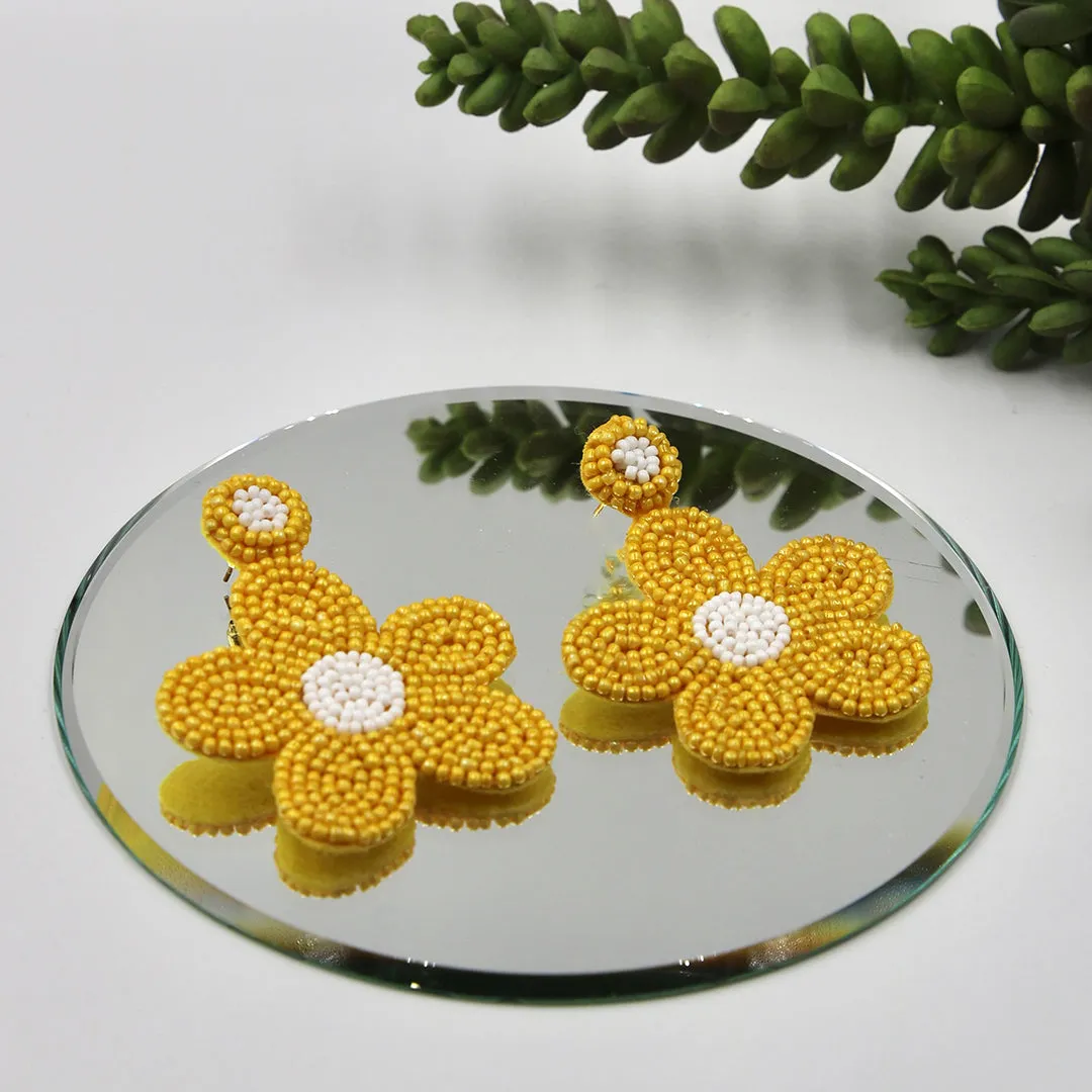 Darling Daisy Earrings Yellow