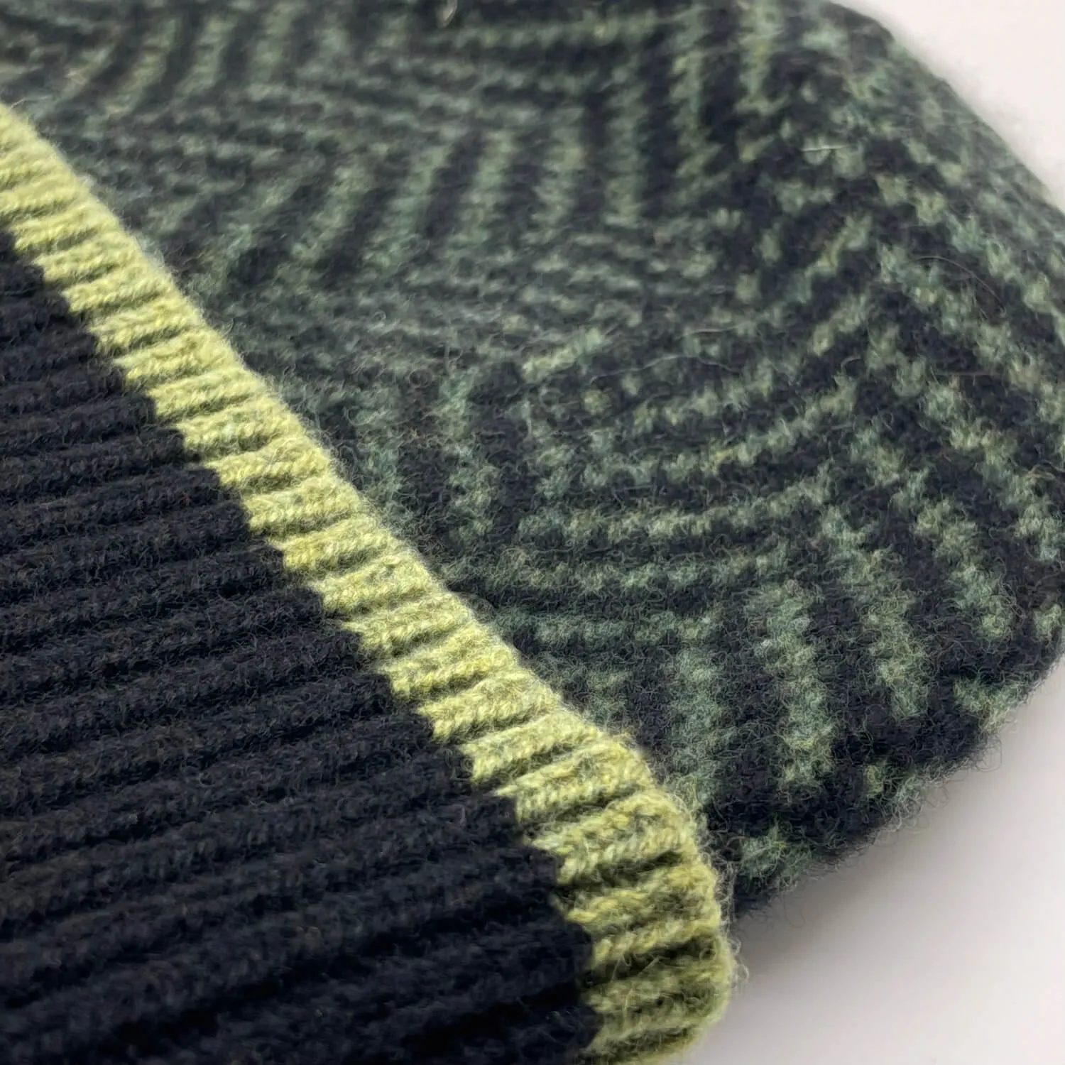 NAIRN BEANIE GREEN