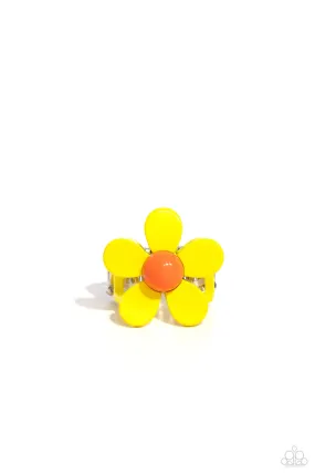 Paparazzi Groovy Genre Yellow Ring